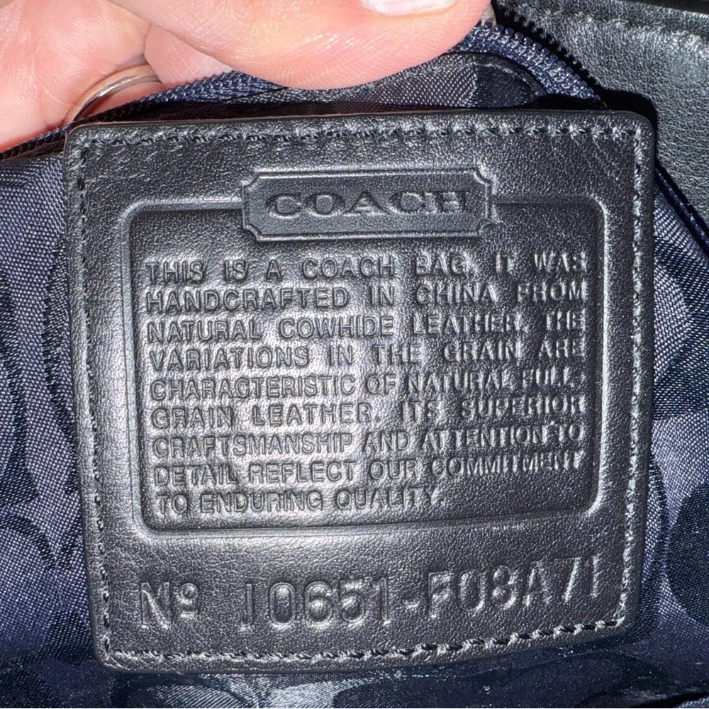 Black Leather Shoulder Bag - Picture 4 of 6